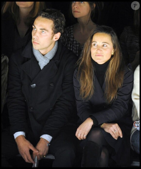 James et Pippa Middleton au défilé Issa lors de la Fashion Week de Londres en février 2010