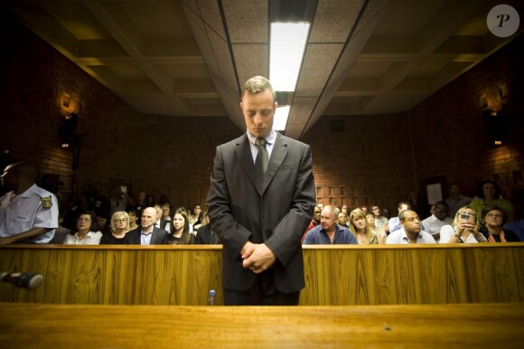 Oscar Pistorius au tribunal de Pretoria avant sa libération, le 21 février 2013.
