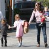Jennifer Garner avec ses enfants Violet, Seraphina et Samuel à Los Angeles, le 28 mars 2013.