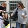 Jennifer Garner est allée chercher ses filles à la sortie de leurs cours de karaté à Brentwood, le 29 mars 2013.