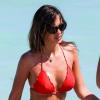 La délicieuse Shannon De Lima en bikini sur la plage de l'hôtel The Setai à Miami au cours d'une après-midi avec des amis. Le 30 mars 2013.