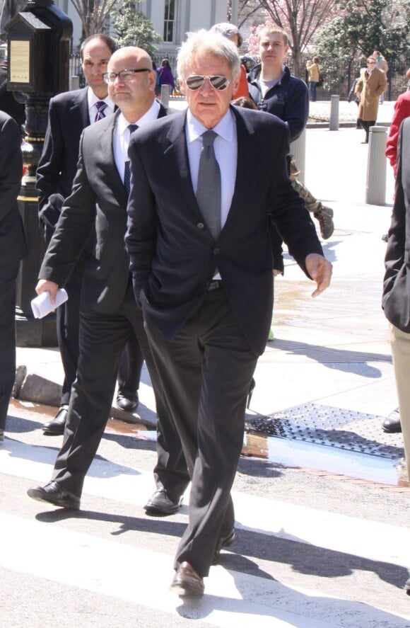 Harrison Ford à la sortie de la Maison Blanche à Washington, le 2 avril 2013.