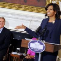 Michelle Obama : Rayonnante et ravissante pour Harrison Ford, ce héros !