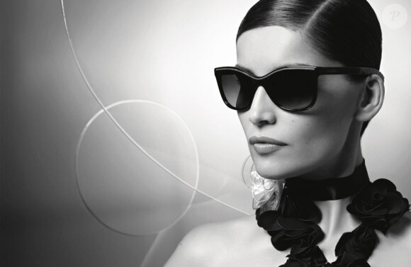Campagne Chanel Eyewear avec Letitia Casta