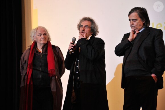 Le trio Lou Castel, Philippe Garrel et Jean-Pierre Léaud lors de la première du film La naissance de l'amour (sorti en 1993) pour l'ouverture du Festival Théâtre et Cinéma au Magic Cinéma de Bobigny le 3 avril 2013.
