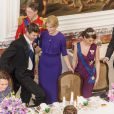  Mme le Premier ministre Helle Thorning-Schmidt était placée entre le prince Frederik et la princesse Marie. Dîner d'Etat donné par la reine Margrethe II de Danemark en l'honneur du président de la Finlande Sauli Niinistö et sa compagne Jenni Haukio au palais de Fredensborg, le 4 avril 2013. 