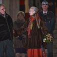 La reine Margrethe II de Danemark et son époux le prince consort Henrik ont pris leurs quartiers de printemps au palais de Fredensborg le 3 avril 2013, accueillis par la traditionnelle levée de flambeaux des habitants.