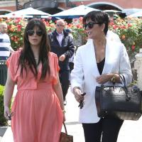Kim Kardashian enceinte : Visite en famille à l'église