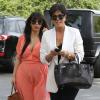 Kim Kardashian et sa mère Kris Jenner se rendent à l'église California Community Church à Agoura Hills. Le 7 avril 2013.