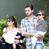 Kourtney Kardashian et Scott Disick quittent le Marmalade Cafe avec leurs deux enfants Mason et Penelope. Calabasas, le 7 avril 2013.