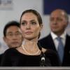Angelina Jolie s'est exprimée lors de la conférence de presse donnée par les ministres du G8, suite à l'accord trouvé pour lutter contre les violences sexuelles en zone de guerre, à Londres, le 11 avril 2013.