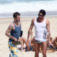 Le créateur Marc Jacobs et son chéri Harry Louis à la plage à Rio de Janeiro, le 11 avril 2013.