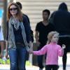 Exclusif - L'actrice Marcia Cross emmène sa fille Eden à son cours de natation à Los Angeles, le 15 avril 2013.