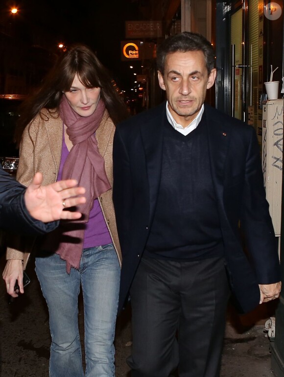Nicolas Sarkozy et Carla Bruni - Nicolas Sarkozy fête son 58e anniversaire avec ses amis au restaurant Giulio Rebellato à Paris le 28 janvier 2013.