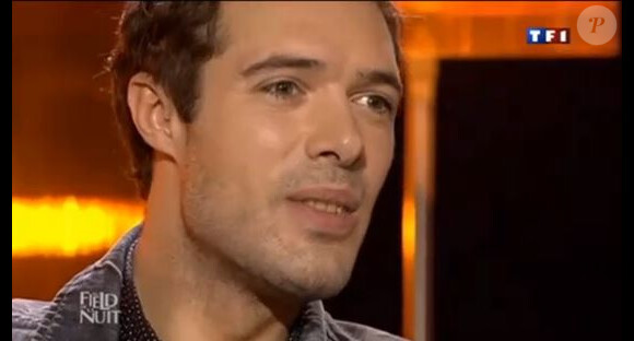 Nicolas Bedos sur le plateau de l'émission Au Field de la nuit, en novembre 2011.