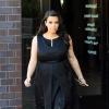 La ravissante Kim Kardashian, enceinte, arrive à son bureau après s'être rendue au tribunal pour finaliser son divorce d'avec Kris Humphries à Beverly Hills, le 19 avril 2013