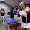 L'équipe de France de Fed Cup dans les vestiaires après sa victoire à Besançon le 21 avril 2013 dans son match pour le maintien en 2e division face au Kazakhstan