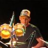 Lance Armstrong lors d'un concert du groupe Lance Herbstrong, fondé par trois de ses amis, lors d'un festival à Austin le 20 avril 2013