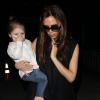 Victoria Beckham et sa fille Harper à Los Angeles, le 28 mars 2013.