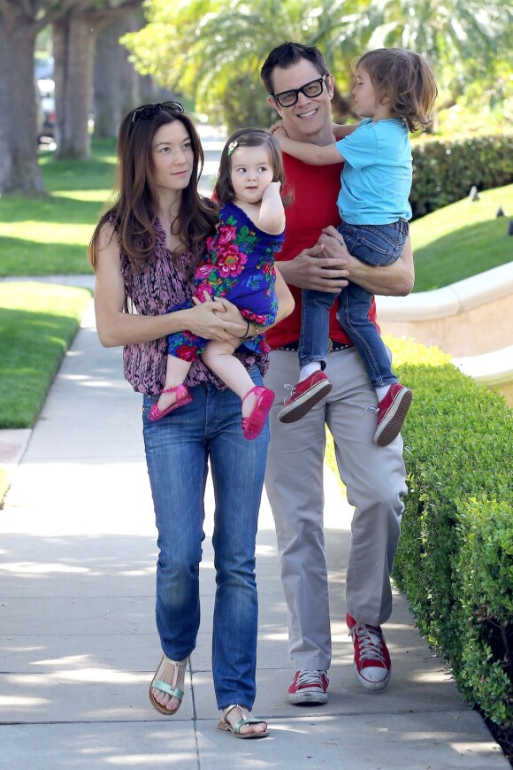 Johnny Knoxville emmène ses enfants Rocko et Arlo à la garden party organisée par la marque de couches Huggies, à Los Angeles, le 27 avril 2013.