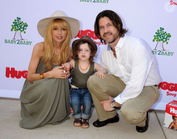 Rachel Zoe, son mari Rodger Berman et leur fils Skylar à la garden party organisée par la marque de couches Huggies, à Los Angeles, le 27 avril 2013.