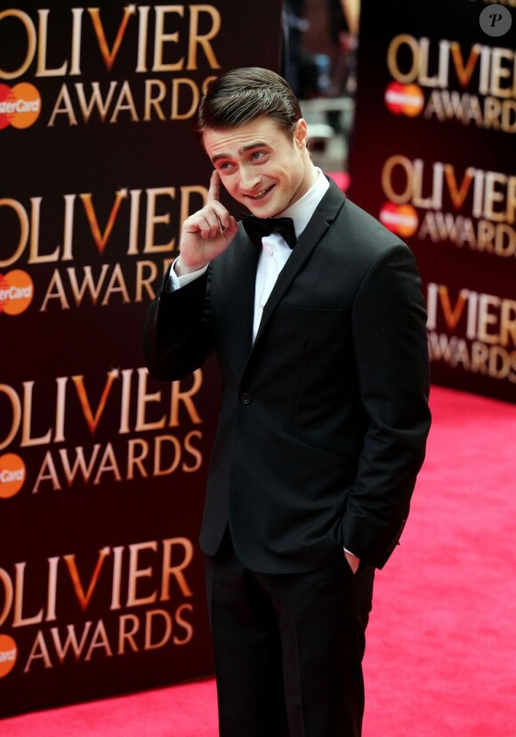 Daniel Radcliffe lors de la soirée des Laurence Olivier Awards, récompenses britanniques du théâtre, à Londres le 28 avril 2013