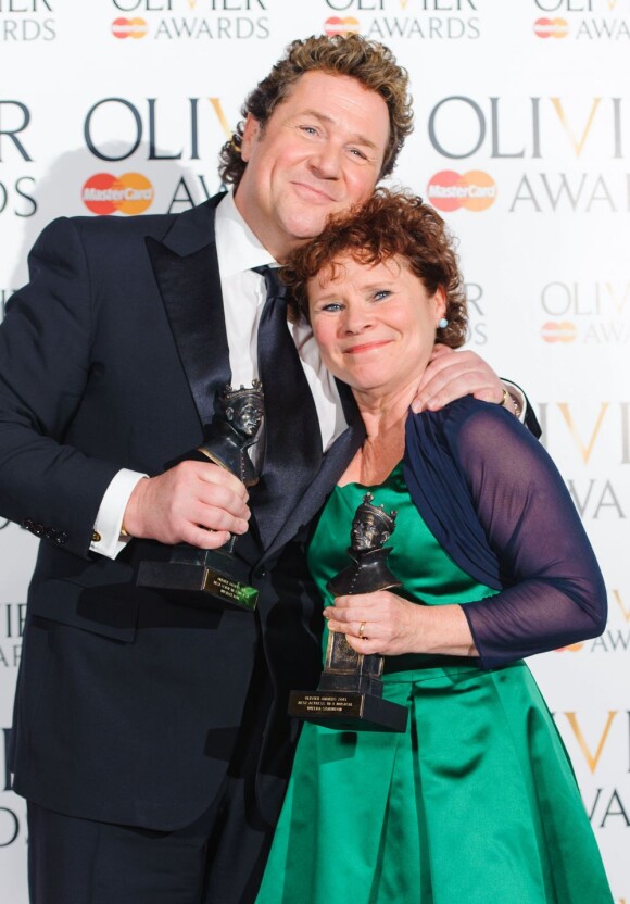 Michael Ball et Imelda Staunton lors de la soirée des Laurence Olivier Awards, récompenses britanniques du théâtre, à Londres le 28 avril 2013