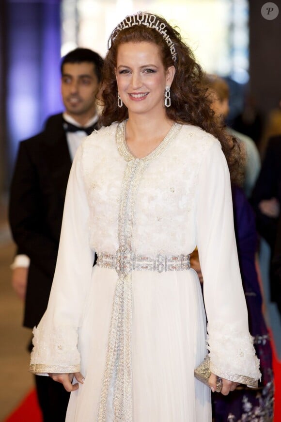La princesse Lalla Salma du Maroc au Rijksmuseum d'Amsterdam le 29 avril 2013 pour le dîner d'adieu de la reine Beatrix des Pays-Bas, à la veille de son abdication.