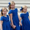 Les princesses Catharina-Amalia (9 ans), Alexia (7 ans) et Ariane (6 ans), filles du roi Willem-Alexander et de la reine Maxima des Pays-Bas, menaient le cortège de la famille royale néerlandaise à leur arrivée à la Nouvelle Eglise d'Amsterdam pour la prestation de serment de Willem-Alexander, le 30 avril 2013.