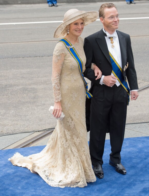 La princesse Irene et le prince Carlos arrivent pour la prestation de serment du roi Willem-Alexander des Pays-Bas à la Nouvelle Eglise (Nieuwe Kerk) d'Amsterdam, le 30 avril 2013.