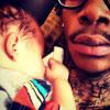 Wiz Khalifa postait sur Instagram une photo de son fils Sebastian endormi avec qui il forme un adorable duo.