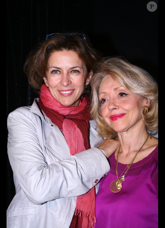 Corinne Touzet et Corinne Le Poulain au spectacle de Marie Dauphin à l'Artishow à Paris, le 29 avril 2013.