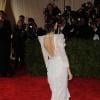 Rooney Mara a choisi une robe au décolleté dans le dos sur le tapis rouge du MET Ball le 6 mai 2013