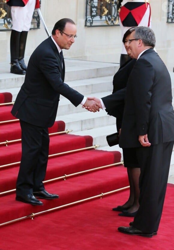 Francois Hollande et Bronislaw Komorowski lors d'un dîner d'Etat à l'Elysee, le 7 mai 2013.