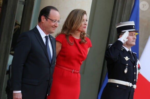 François Hollande et Valérie Trierweiler lors d'un dîner d'Etat à l'Elysee en l'honneur du président polonais Bronislaw Komorowski, le 7 mai 2013.