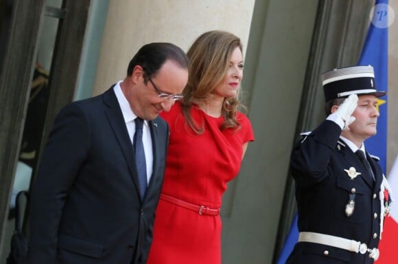 François Hollande et Valérie Trierweiler lors d'un dîner d'Etat à l'Elysee en l'honneur du président polonais Bronislaw Komorowski, le 7 mai 2013.