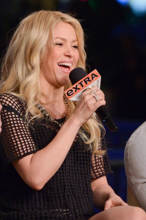 Shakira lors de l'émission Extra sur NBC à Los Angeles, le 6 mai 2013.