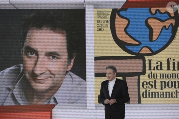 Michel Drucker - Enregistrement de l'émission "Vivement Dimanche" consacrée à François Morel le 7 mai 2013 à Paris. Diffusion le 12 mai 2013 sur France 2.