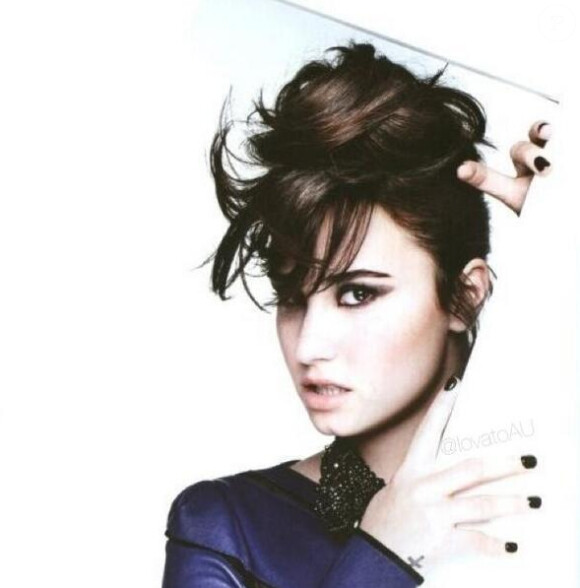 Demi Lovato a partagé des photos du shooting pour son quatrième album intitulé DEMI, dans les bacs le 14 mai 2013.