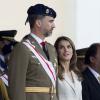Le prince Felipe et la princesse Letizia d'Espagne présidaient le 10 mai 2013 au palais du Pardo, à Madrid, les cérémonies de la prestation du serment d'allégeance de la Garde royale.