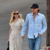 Kirsten Dunst et le beau Garrett Hedlund vont dîner à Los Angeles, le 10 mai 2013.