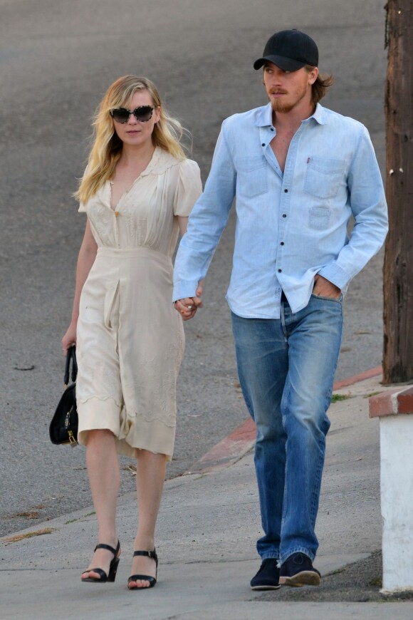 Kirsten Dunst et le beau Garrett Hedlund vont dîner à Los Angeles, le 10 mai 2013.