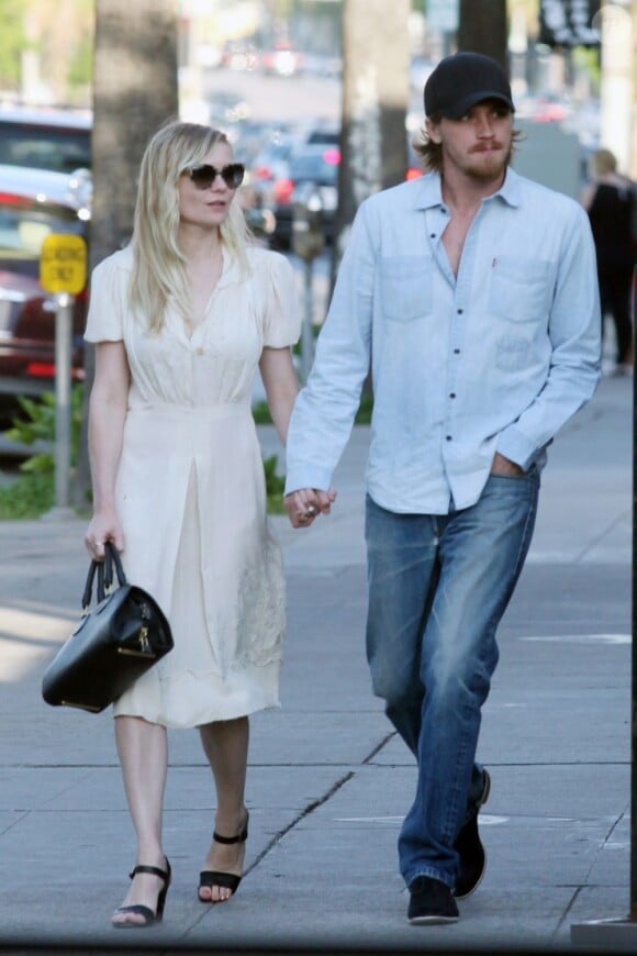 Kirsten Dunst et son chéri Garrett Hedlund à Los Angeles, le 10 mai 2013.