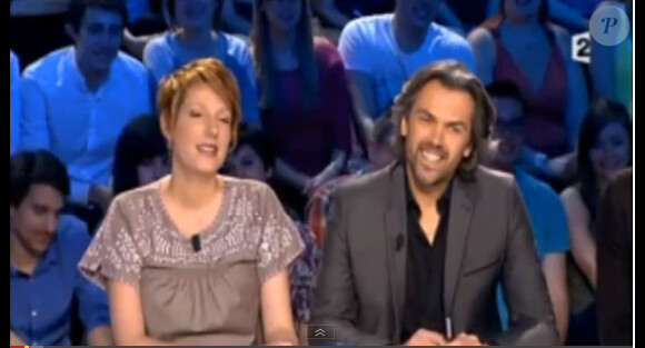 Alessandra Sublet sur le plateau de l'émission On n'est pas couché, samedi 11 mai 2013 sur France 2 - Aymeric Caron et Natacha Polony