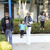 Johnny Hallyday et Laeticia avec leurs filles, Jade et Joy, à Los Angeles le 27 avril 2013.