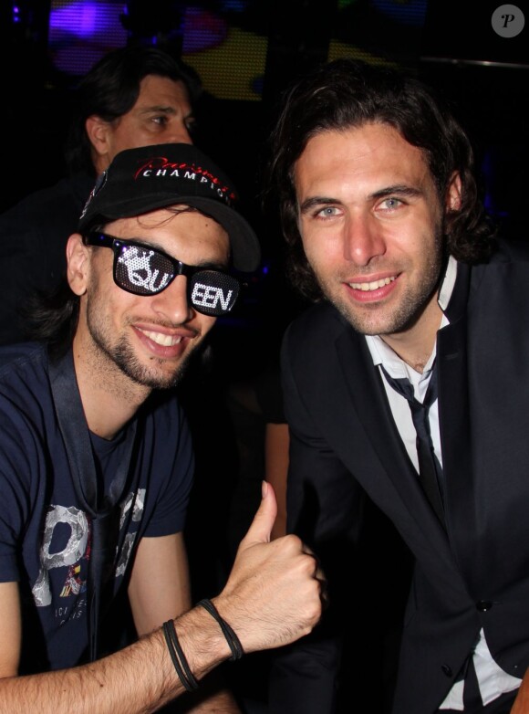 Javier Pastore et Salvatore Sirigu fêtent le titre de champion de France du PSG lors d'une soirée disco au Queen le lundi 13 mai 2013 - Exclusif