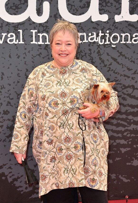 Kathy Bates sur le tapis rouge du Festival International du Film Policier à Beaune, le 4 avril 2013.