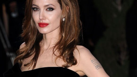Angelina Jolie, ''courageuse'' :  Sheryl Crow et Kylie Minogue, admiratives
