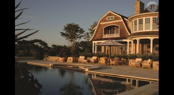 La chanteuse Jennifer Lopez s'est offert une sublime maison d'une valeur de 10 millions de dollars dans Les Hamptons.