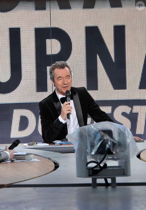 Michel Denisot recevait Vanessa Paradis sur le plateau du Grand Journal de Canal+ à Cannes le 15 mai 2013.
